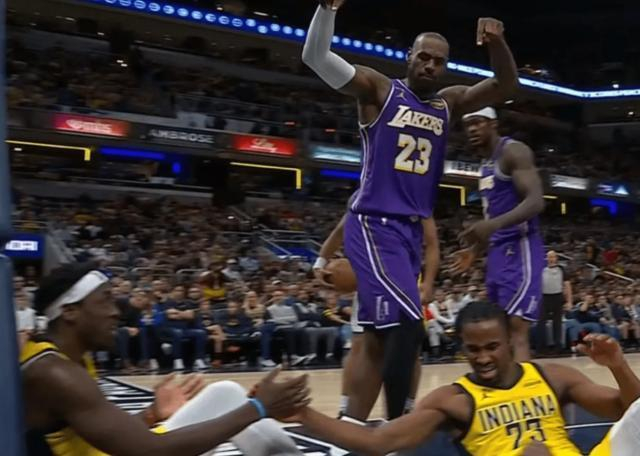 东契奇单节45分助湖人逆转步行者 詹姆斯父子同