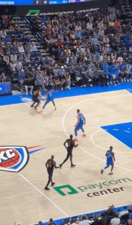 东契奇无对抗伤退湖人战术引争议