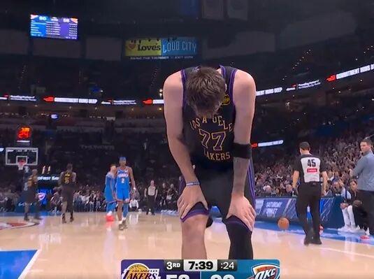 东契奇无对抗伤退湖人战术引争议