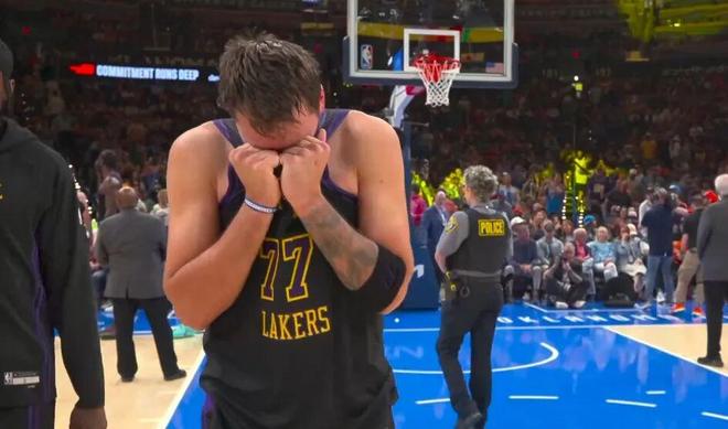 东契奇无对抗伤退湖人战术引争议