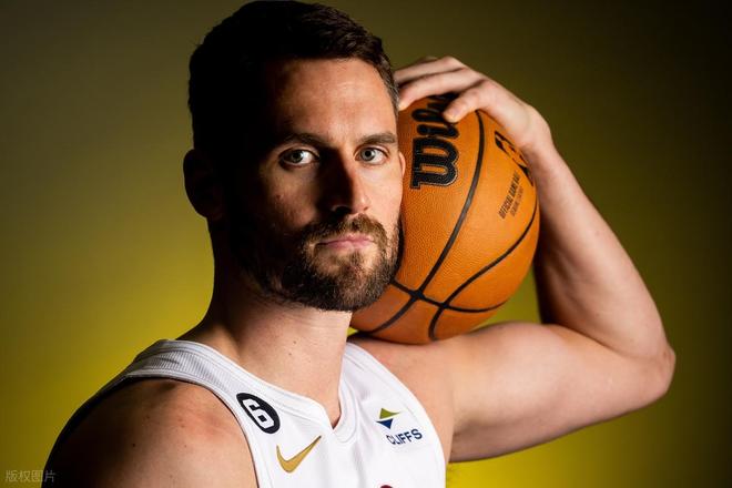 NBA老将退役潮：詹姆斯续写传奇，格林乐福等告