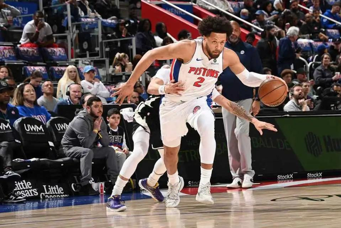 康宁汉姆火线复出率队大胜雄鹿，活塞状态全面